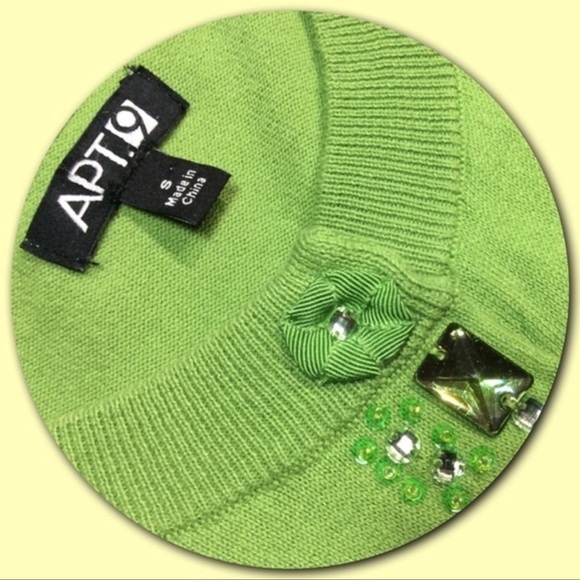 Apt 9  Beautiful Bright Like Green Cardigan Sweater with Bling Buttons Size S - Picture 4 of 4